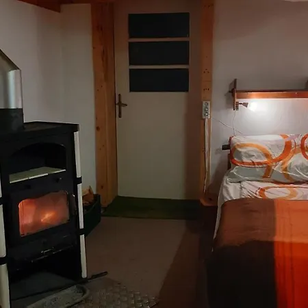 Kamilla Vendeghaz Apartment Ecs